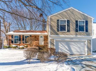 1380 Larchmont Dr, Buffalo Grove, IL 60089