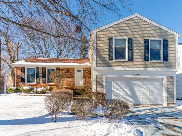 1380 Larchmont Dr, Buffalo Grove, IL 60089