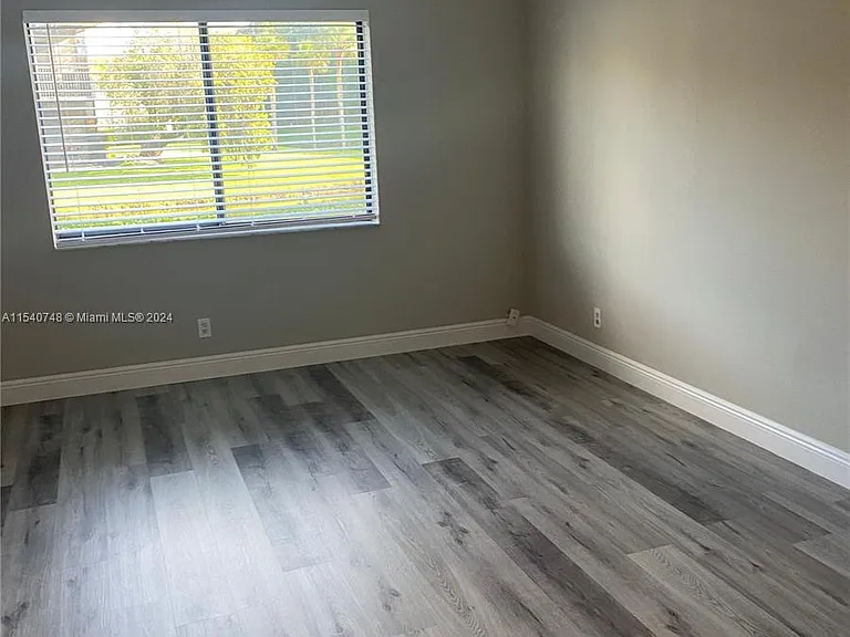 389 Lakeview Dr #101 — Photo 40