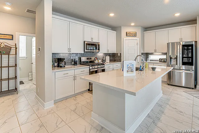 3 bed, 3.5 bath, 2087 sqft, $2,575 — Photo 1