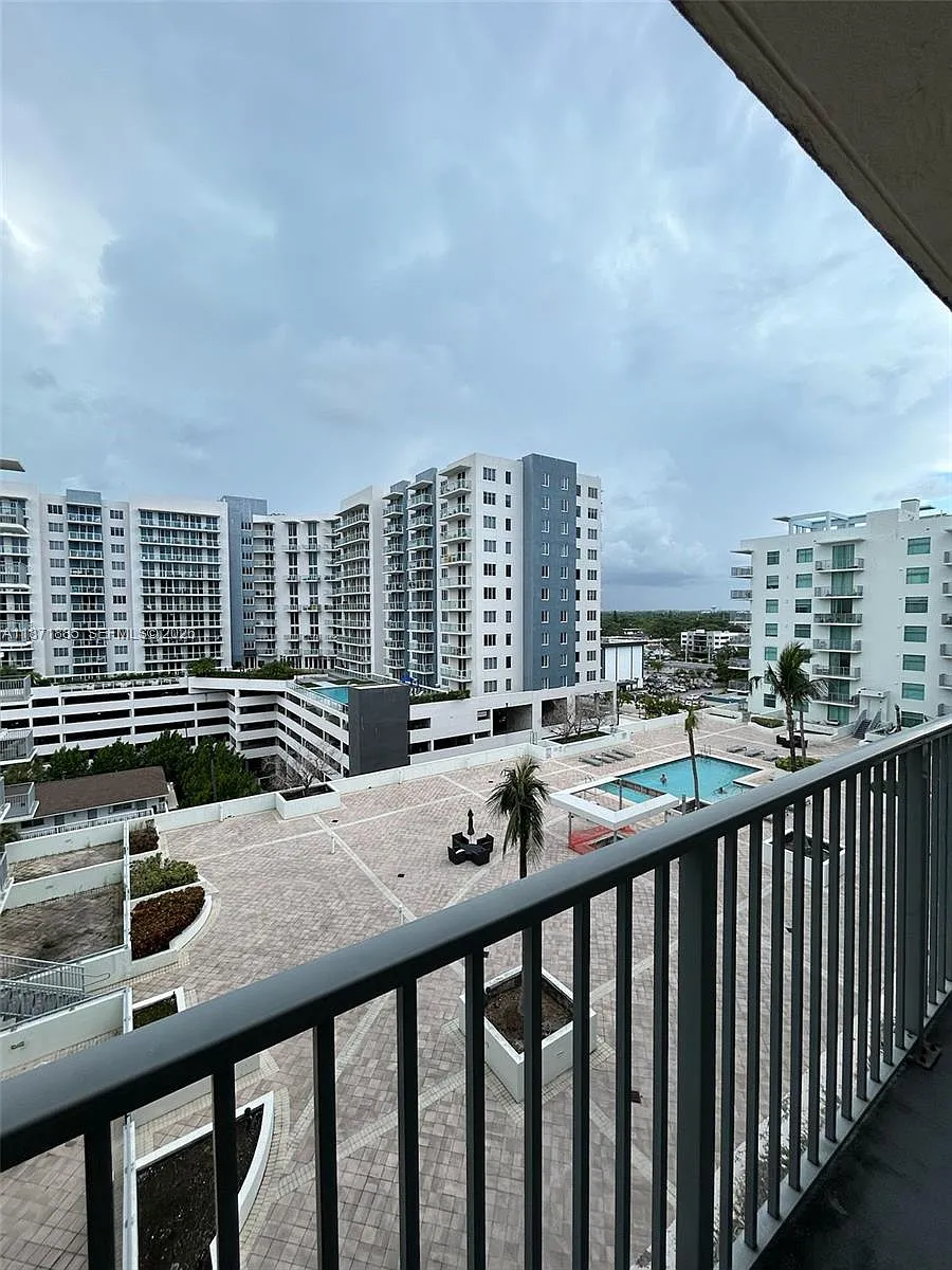 Building Photo - 140 S Dixie Hwy #816