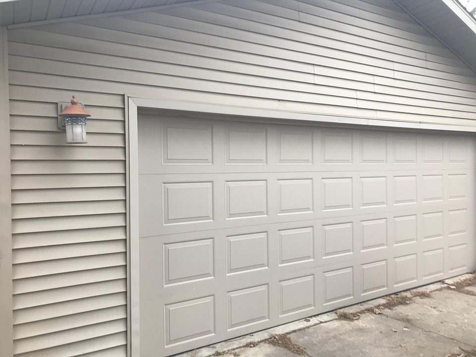 2nd image of 121 E Isabella Rd
