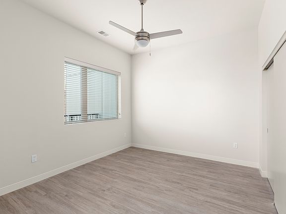 4th image of 4459 Vista Ave #105