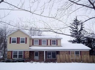 4N906 Middlecreek Ln, St Charles, IL 60175
