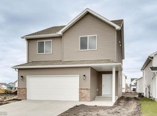 6022 Martin Ln W, West Fargo, ND 58078