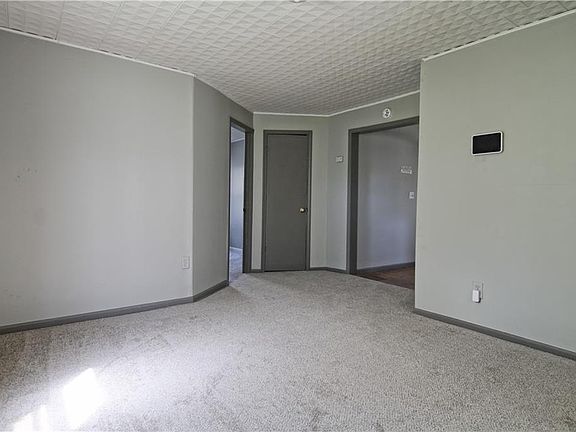 4th image of 1024 Lincoln St