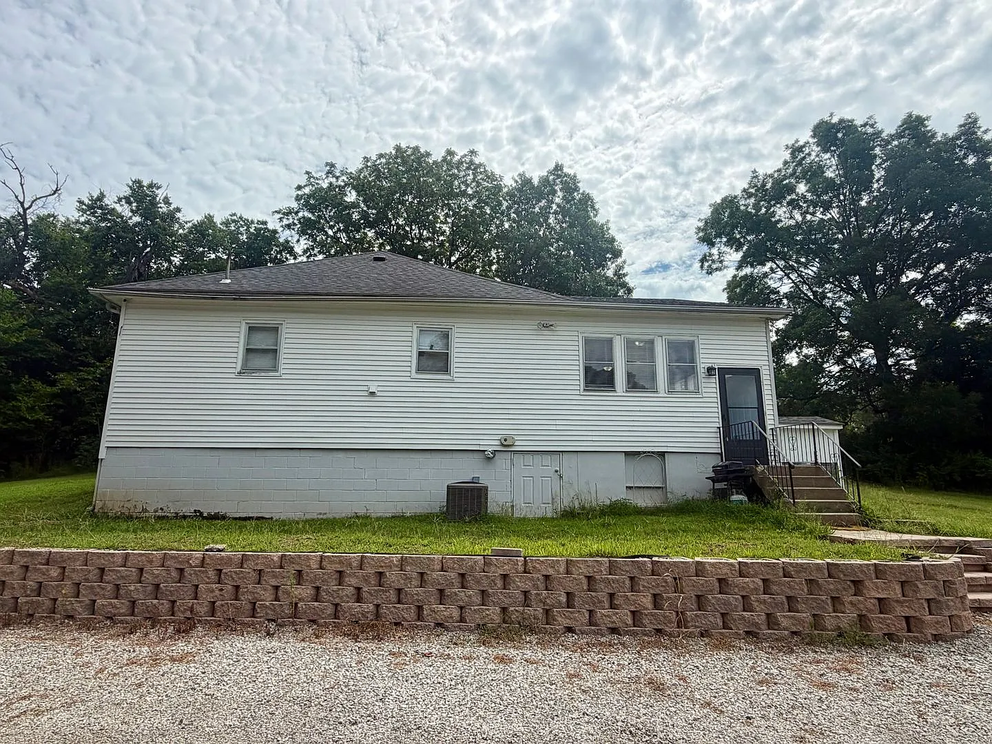 3 bed, 1470 sqft, $1,500 — Photo 2