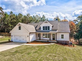 13 Shoreline Dr, Cartersville, GA 30120