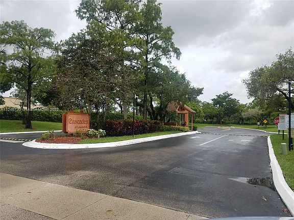 2nd image of 7710 NW 50th St APT 307