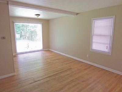 2nd image of 3508 Hallbrook St