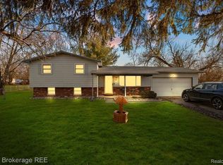 8022 Castleward Dr, Davison, MI 48423