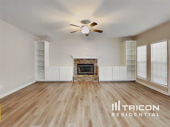 2nd image of 120 Rock Glen Ct