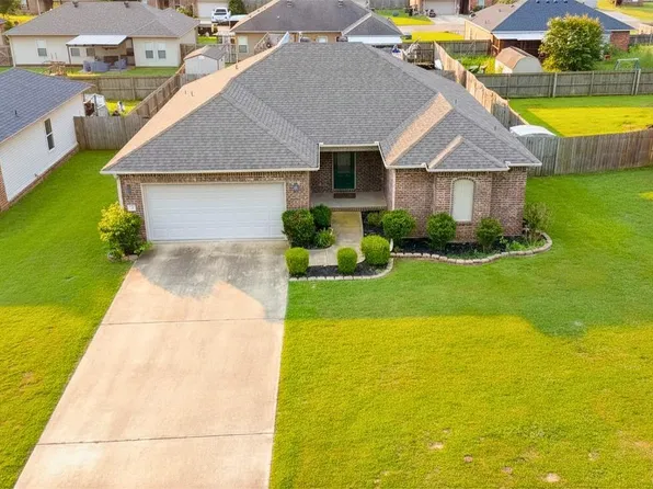 35 Chantileer Ln, Ward, AR 72176