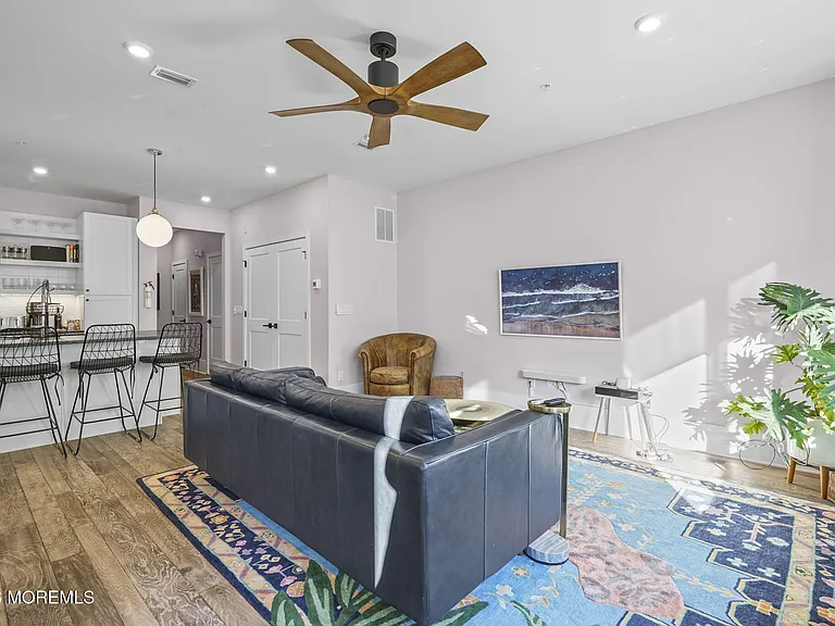 300 Asbury Ave #14 — Photo 7