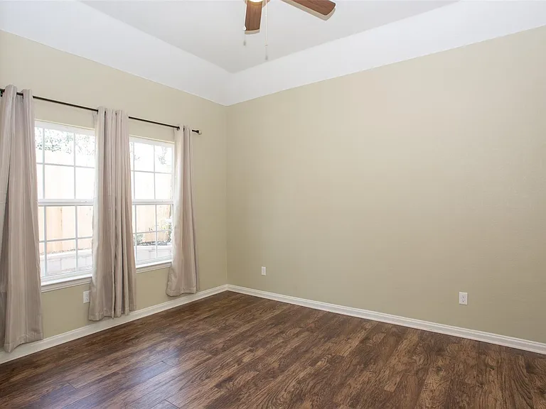 2705 College Ave — Photo 8