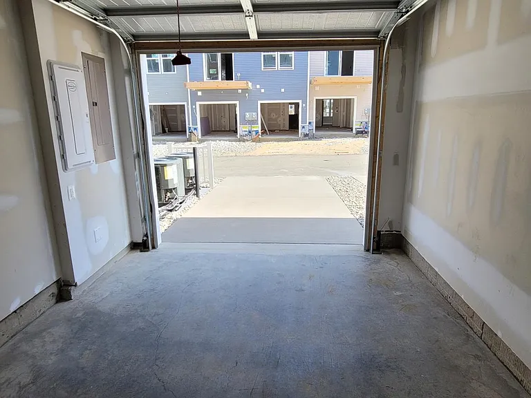 9229 Magellan Pkwy #B — Photo 28