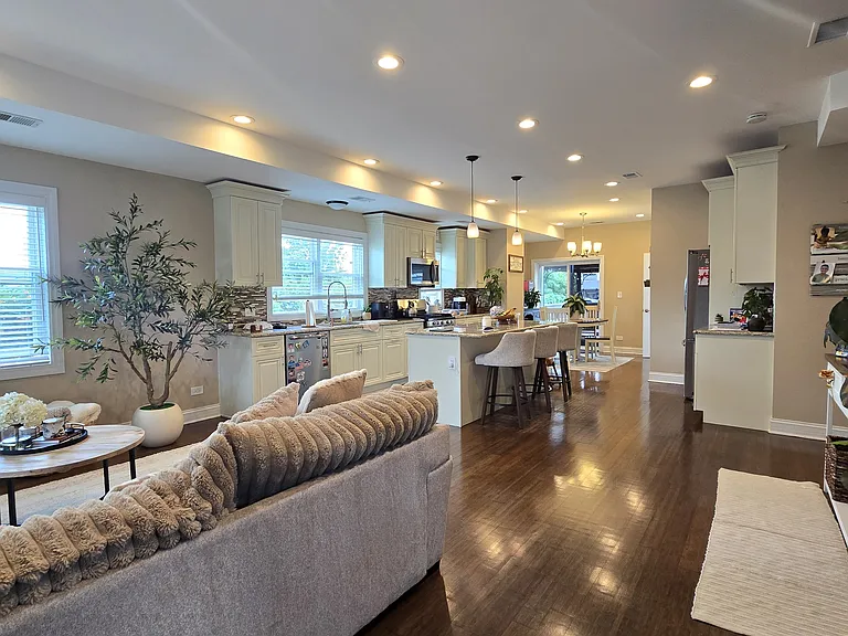 7211 W Leland Ave — Photo 6