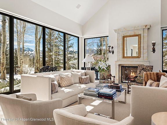 2nd image of 372 Sunnyside Ln