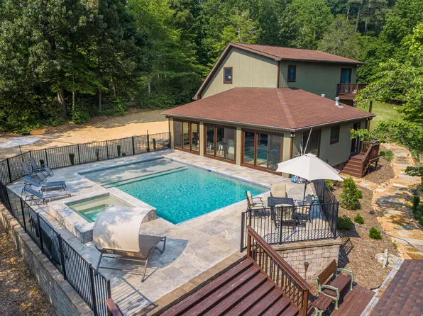 649 Kennsbury Rd, Hardyville, VA 23070