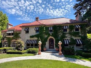 611 E Lake Hill Ct, Whitefish Bay, WI 53217