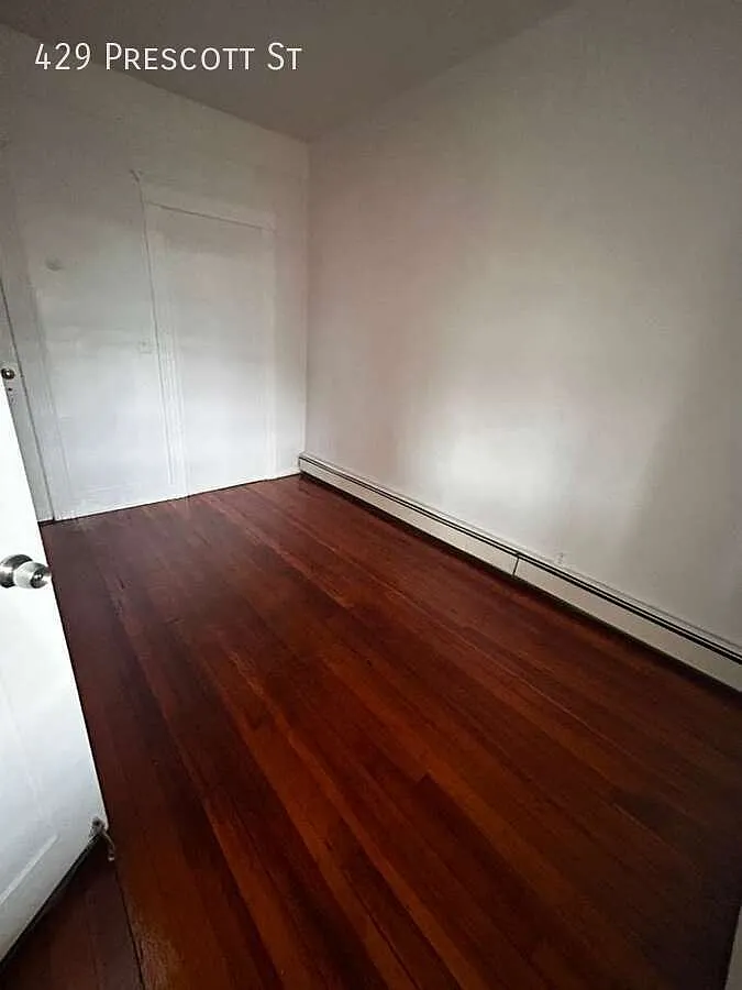 3 bed, $3,000 — Photo 4