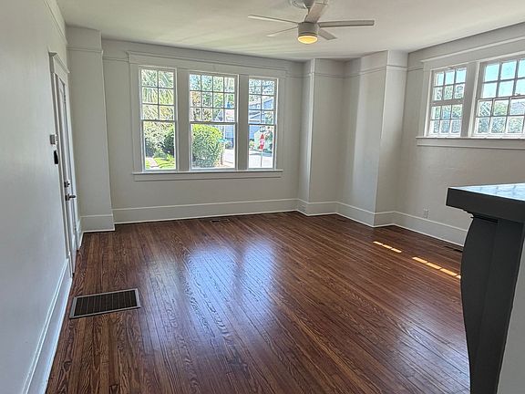 5th image of 537 Maupas Ave Unit 1
