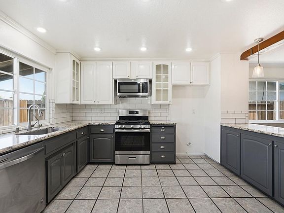 5th image of 865 Locust Ave