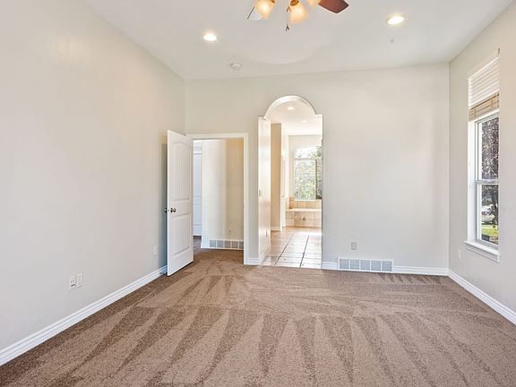 4th image of 2904 W Camden Brook Way