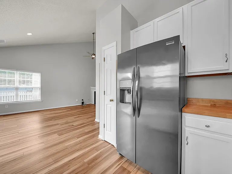 408 Holmes Blvd — Photo 16