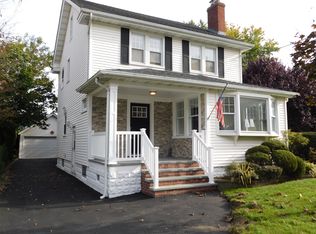 153 Lee Ave, Rockville Centre, NY 11570