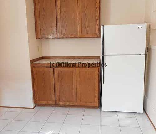 4th image of 215 S G St APT 9
