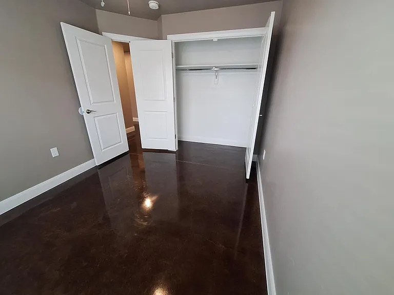 83 W Brown St — Photo 20