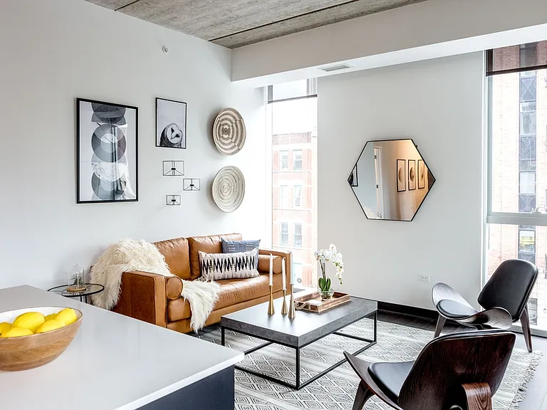 Seven 10 West — Photo 8