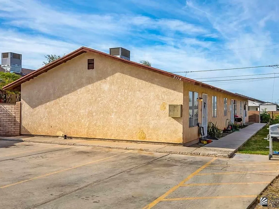 2114 S Walnut Ave #2
