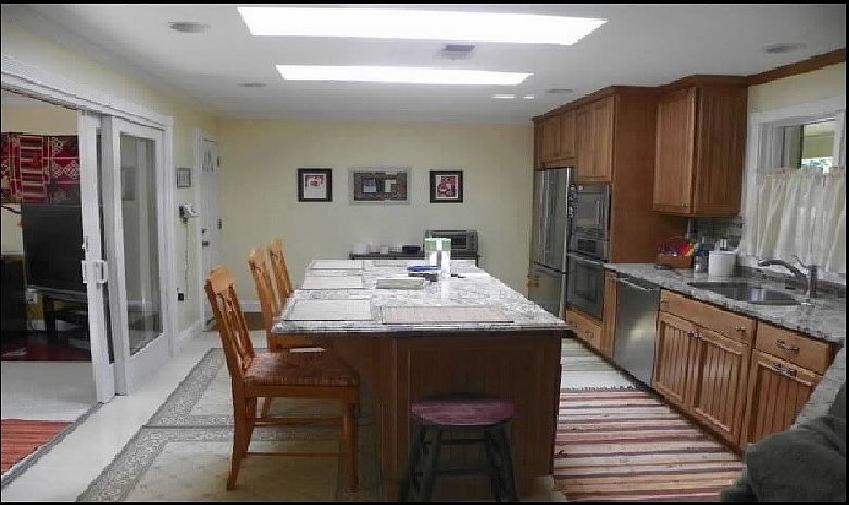 Upgraded Kitchen with designer cabinets