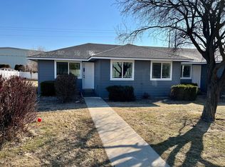 807 S 53rd Ave #A-B, Yakima, WA 98908