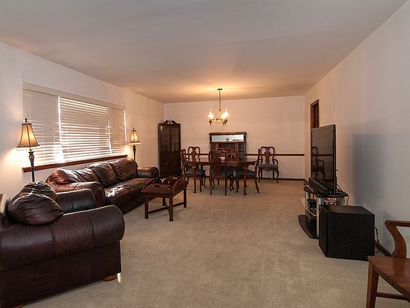 4th image of 1513 Leslie Ln