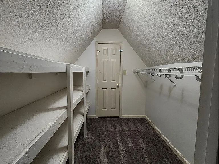 4016 Bankside Dr — Photo 15