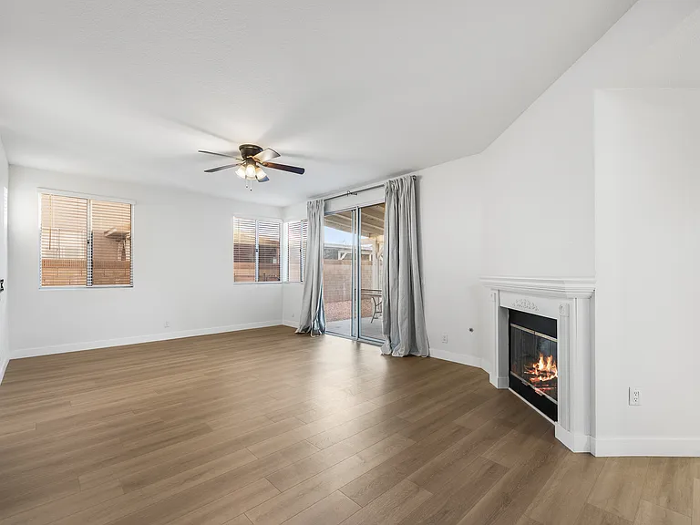 44351 Shad St — Photo 14