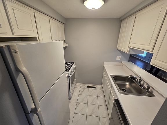 3rd image of 35161 Terrybrook Dr