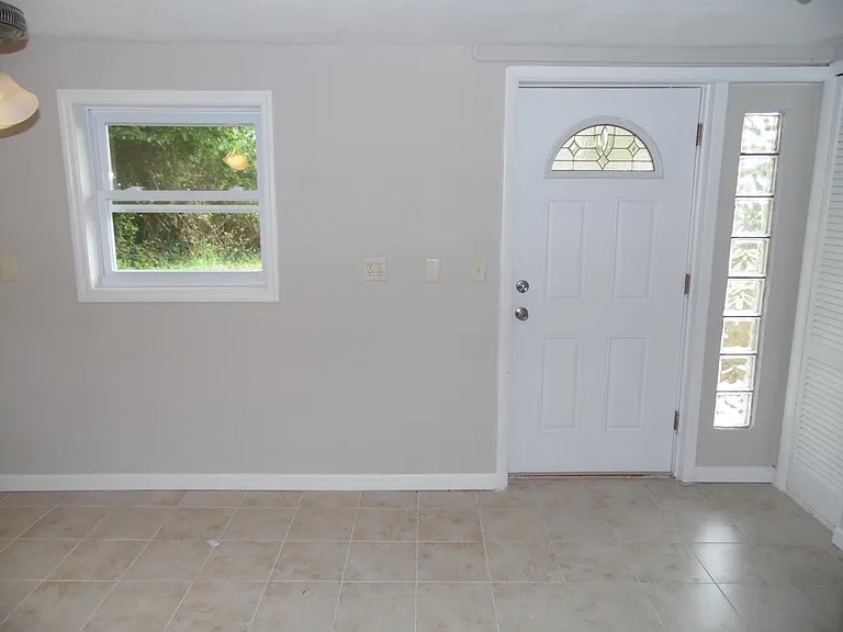 foyer/den