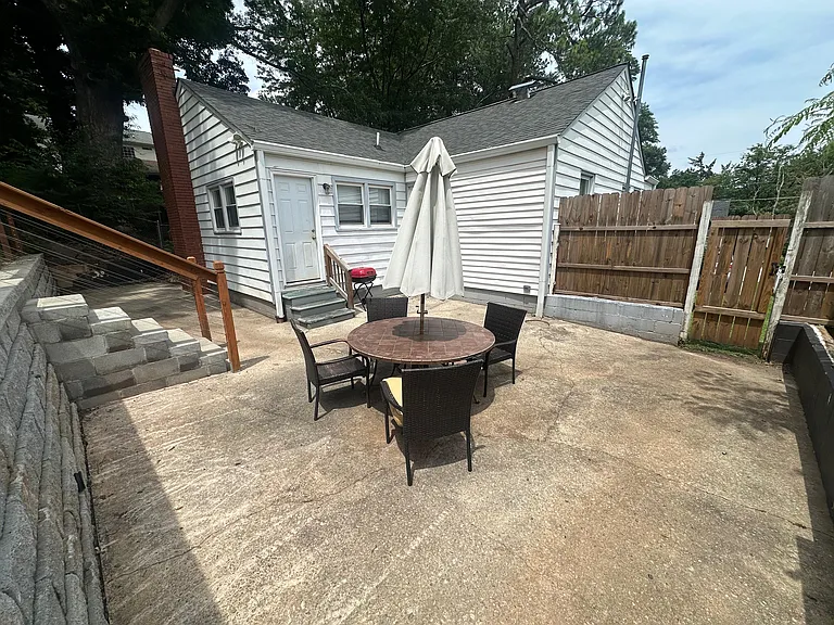 Jewel St — Photo 14