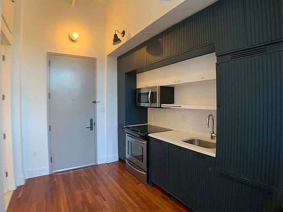 2nd image of 180 Bainbridge St #3F