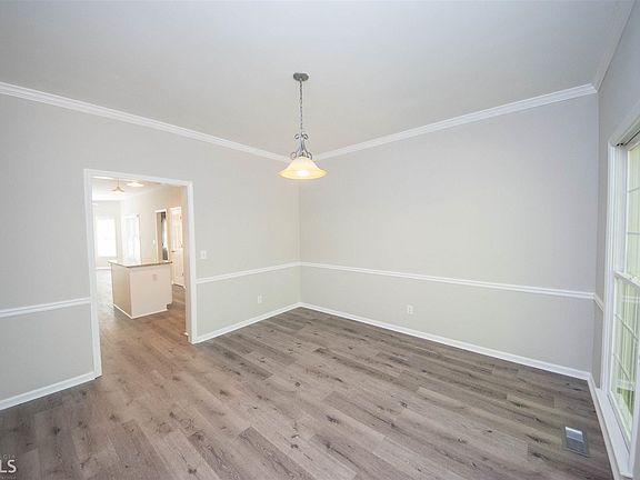 5th image of 145 Farm Ln