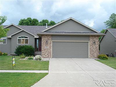 1st image of 302 S Emmett Trl