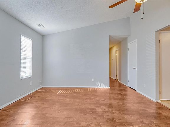 4th image of 3834 Sugar Creek Cir