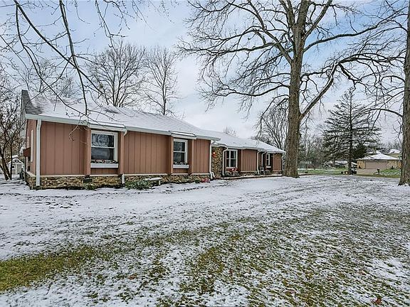2nd image of 7981 Oak Hill Dr