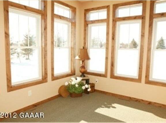 5th image of 946 White Spruce Way #0