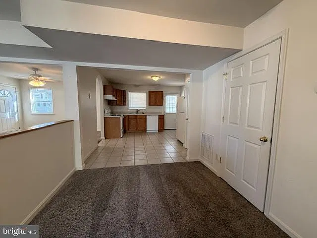 3 bed, 2.5 bath, 2912 sqft, $2,095 — Photo 4