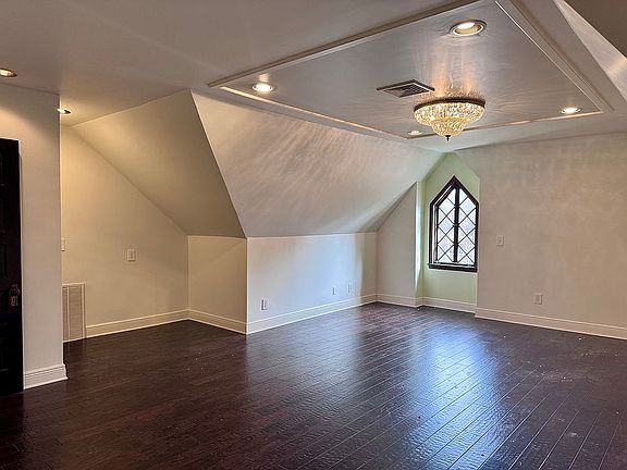 Upstairs master bedroom 